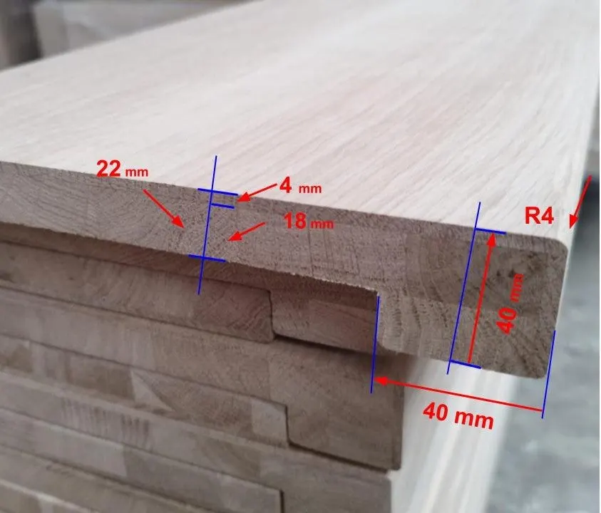Profil d’un appui à nez en chêne, annoté : façade de 40 mm, feuillure, arrondi R4